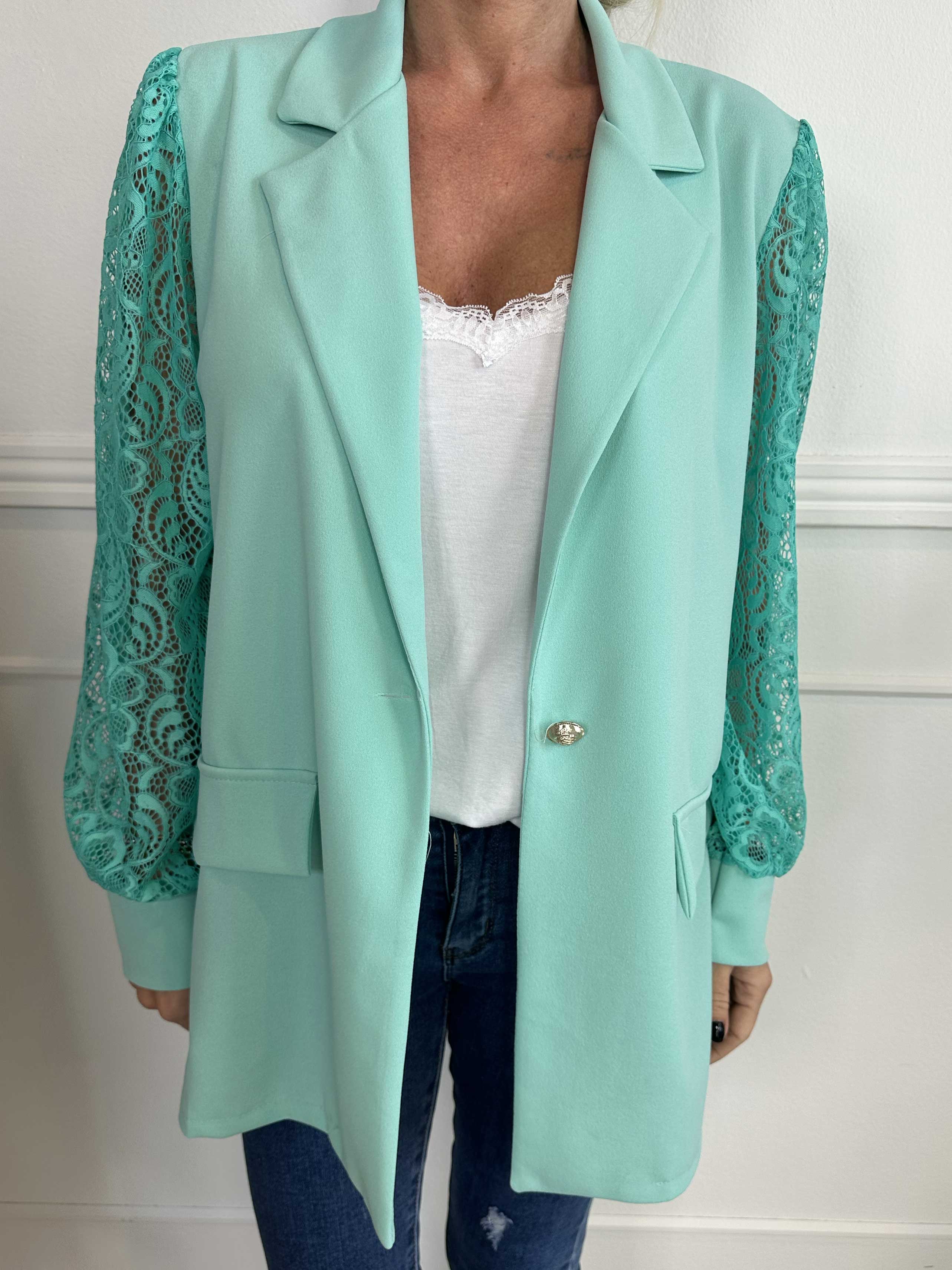 Kata Lace - Oversized blazer med ärmar i spets